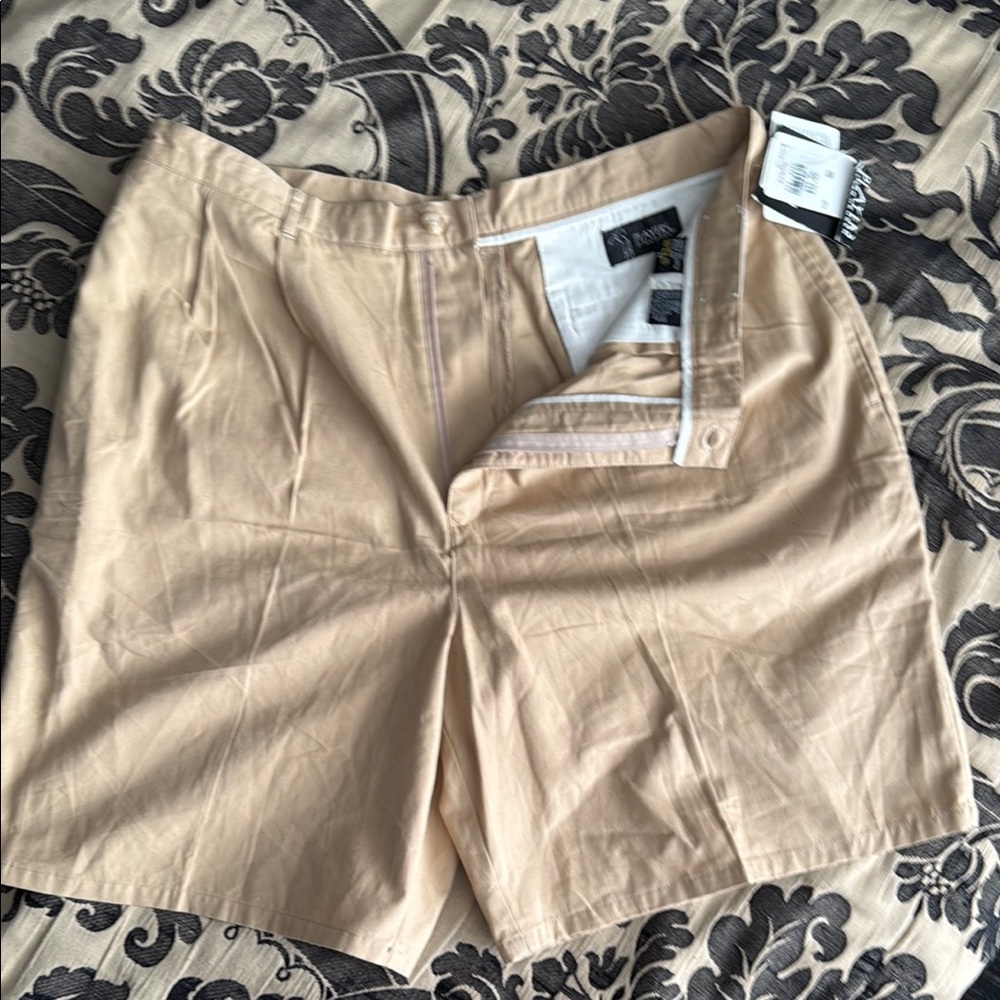 Players by Van Heusen Beige Flat Front Shorts - Size 36 NWT